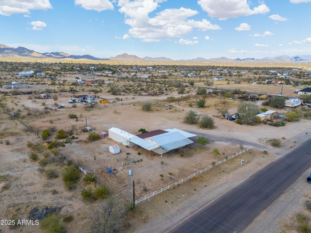 Image 14 of property listing at 270 N Ralston Road, Maricopa, AZ 85139