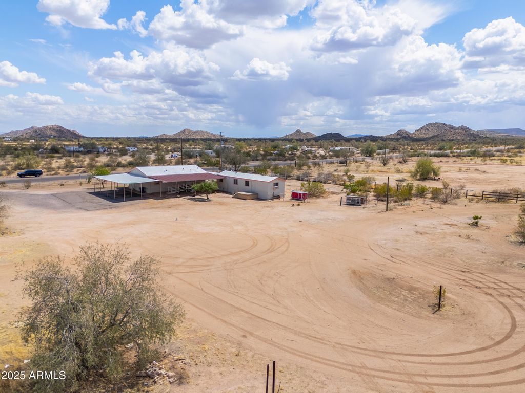 Image 17 of property listing at 270 N Ralston Road, Maricopa, AZ 85139