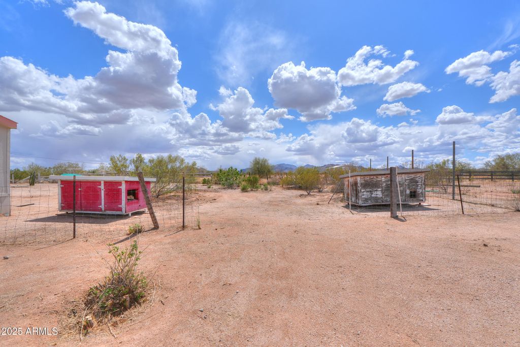 Image 38 of property listing at 270 N Ralston Road, Maricopa, AZ 85139
