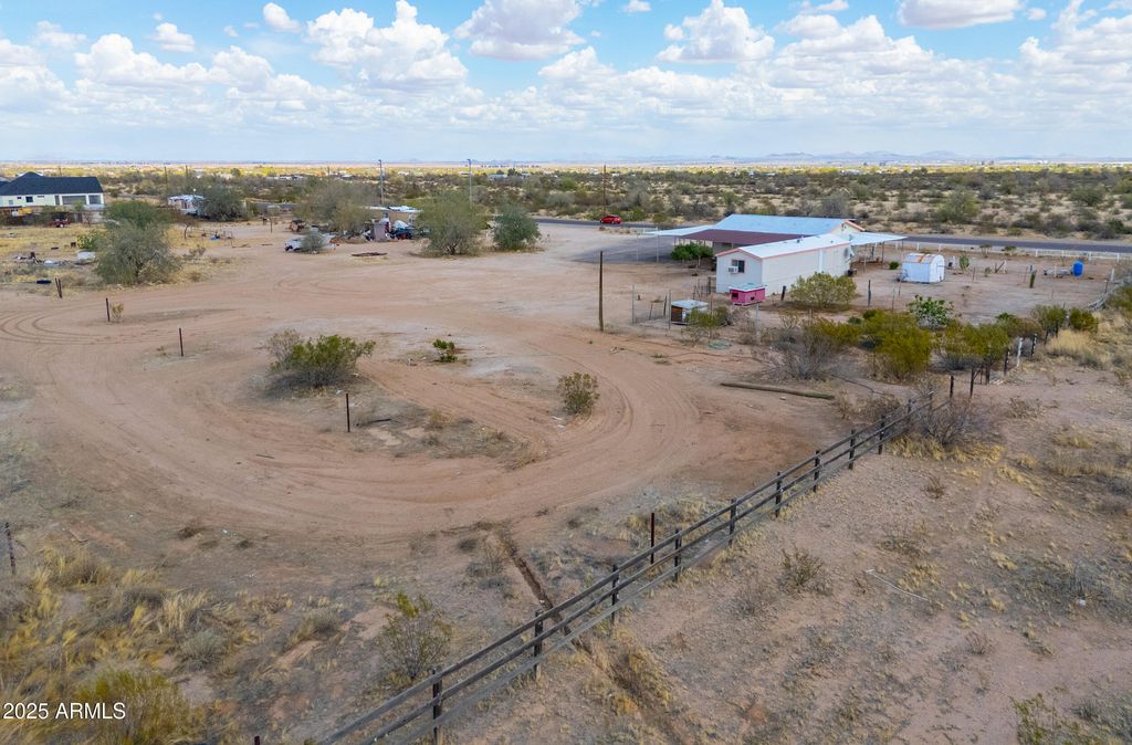 Image 4 of property listing at 270 N Ralston Road, Maricopa, AZ 85139