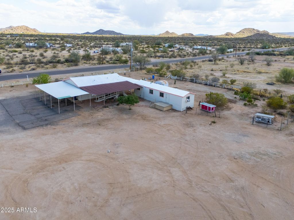Image 6 of property listing at 270 N Ralston Road, Maricopa, AZ 85139