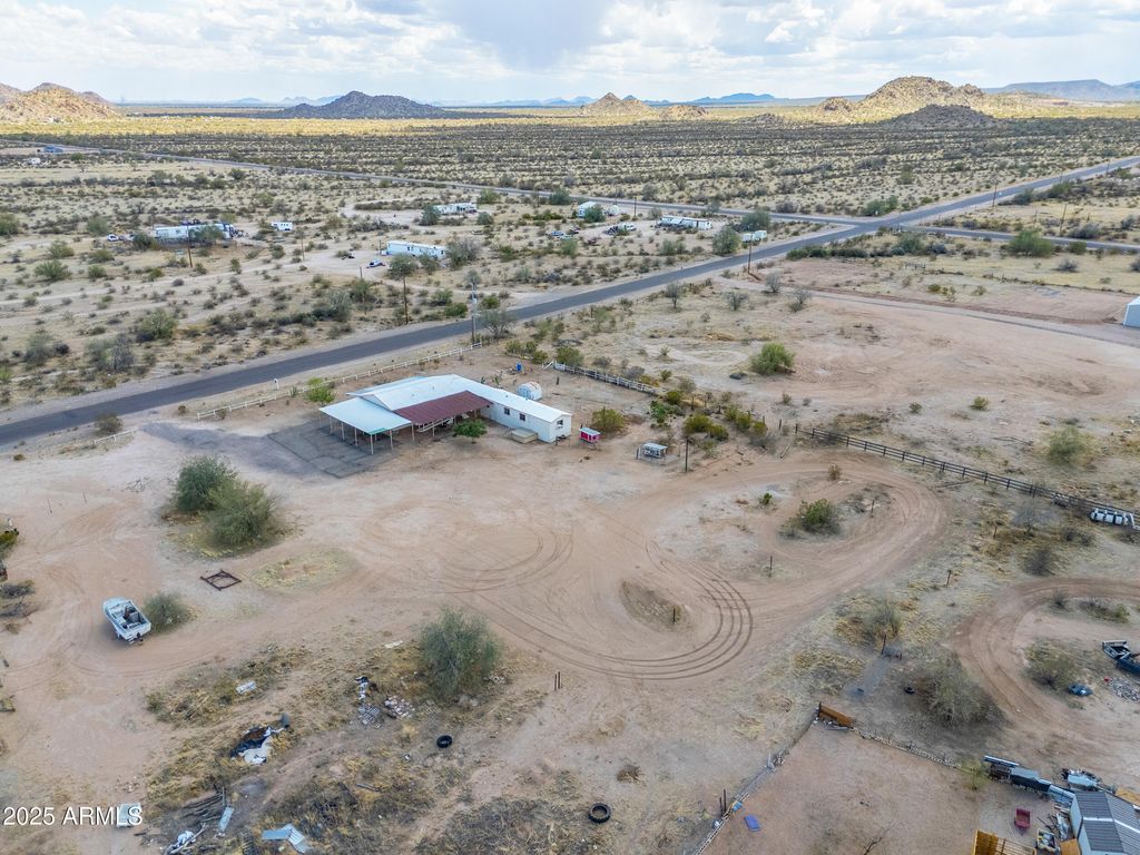 Image 7 of property listing at 270 N Ralston Road, Maricopa, AZ 85139