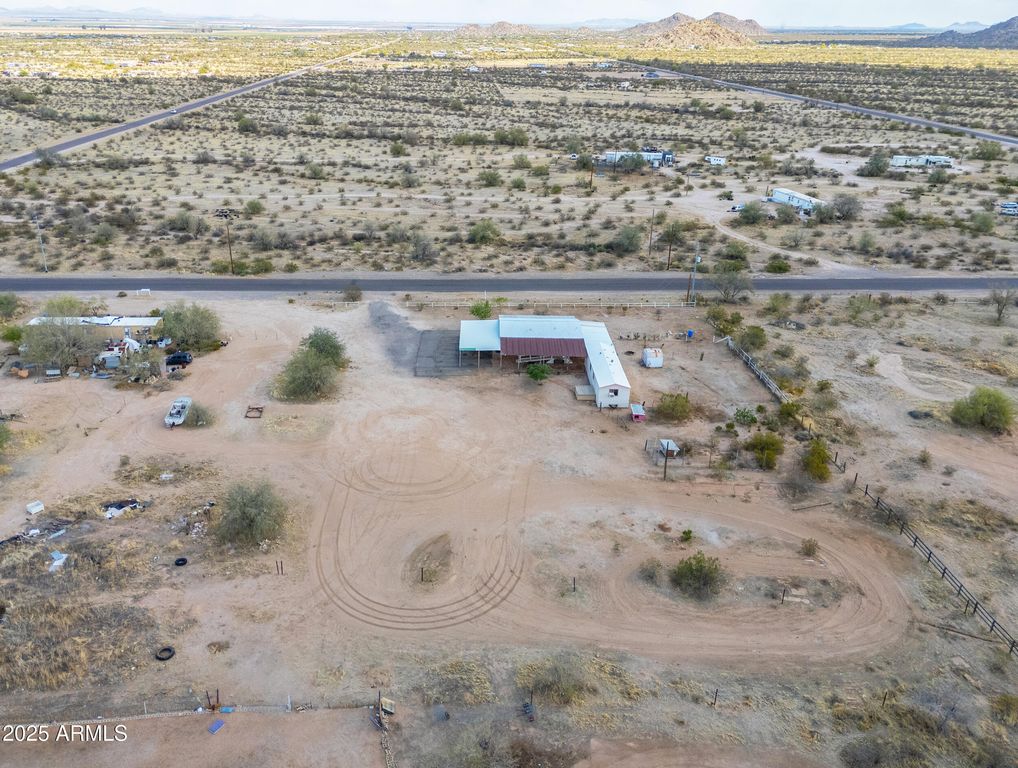 Image 8 of property listing at 270 N Ralston Road, Maricopa, AZ 85139