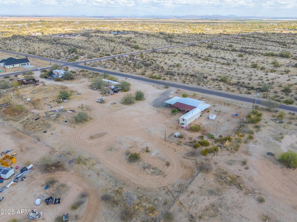Image 9 of property listing at 270 N Ralston Road, Maricopa, AZ 85139