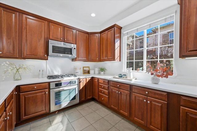 212 Boston Fern, Fremont, CA 94539