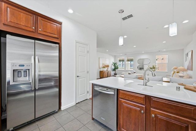 212 Boston Fern, Fremont, CA 94539