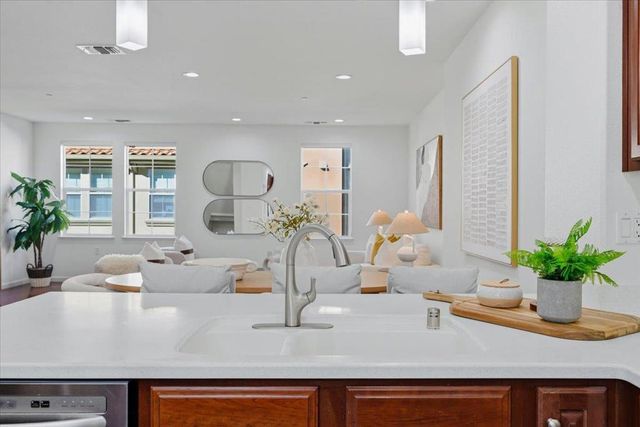 212 Boston Fern, Fremont, CA 94539