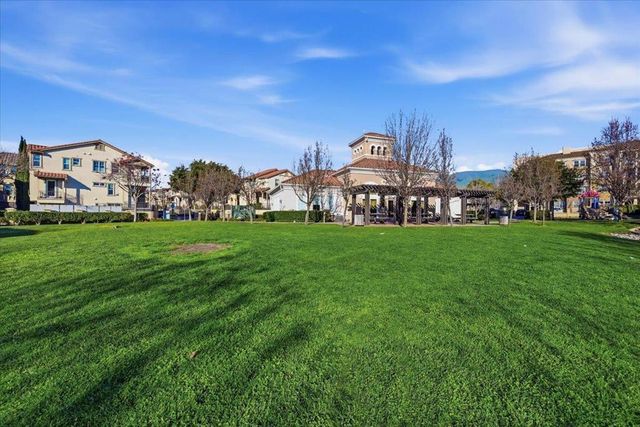 212 Boston Fern, Fremont, CA 94539