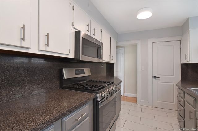 18 Grinnell Street, Irvington, NY 10533