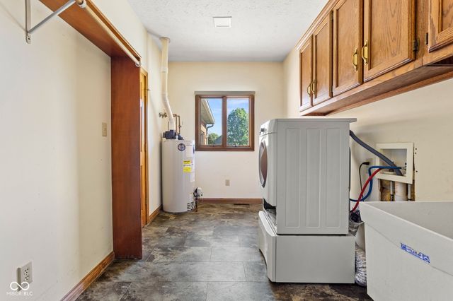 3756 N Forest Lane, Greenfield, IN 46140