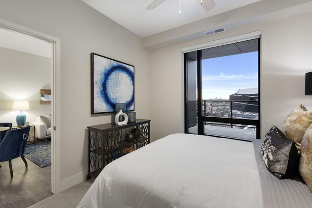 212 10th Avenue S 510, Minneapolis, MN 55415