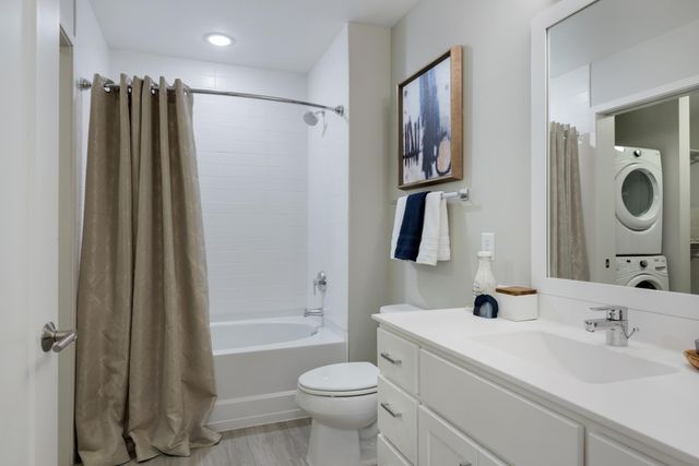 212 10th Avenue S 510, Minneapolis, MN 55415