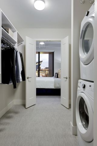 212 10th Avenue S 510, Minneapolis, MN 55415