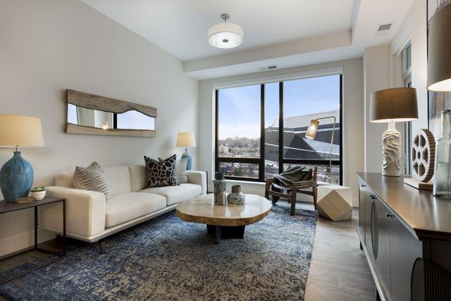 212 10th Avenue S 510, Minneapolis, MN 55415