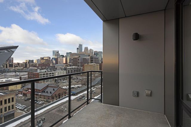 212 10th Avenue S 510, Minneapolis, MN 55415