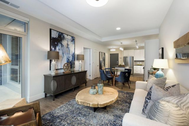 212 10th Avenue S 510, Minneapolis, MN 55415