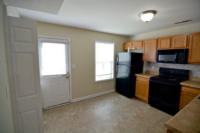 248 Executive Ave Apt 1B, Clarksville, TN 37042