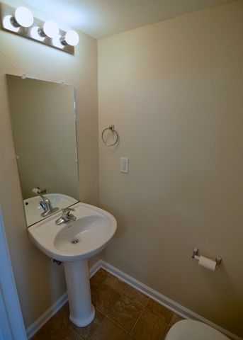 248 Executive Ave Apt 1B, Clarksville, TN 37042