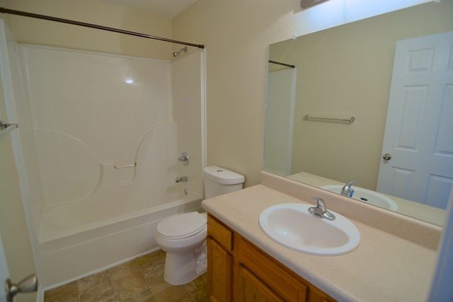 248 Executive Ave Apt 1B, Clarksville, TN 37042