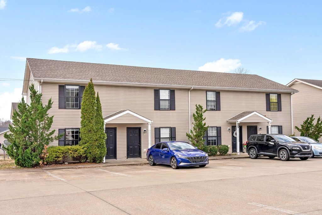 248 Executive Ave Apt 1B, Clarksville, TN 37042