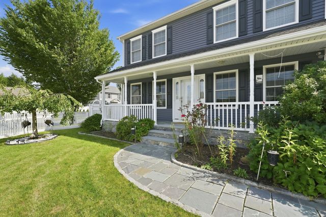 37 Wells St, Springfield, MA 01104