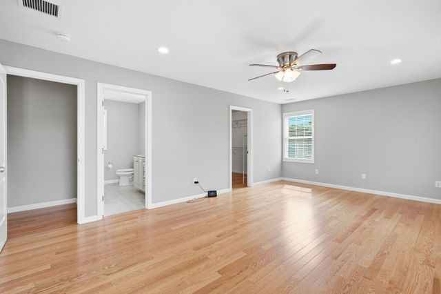 37 Wells St, Springfield, MA 01104