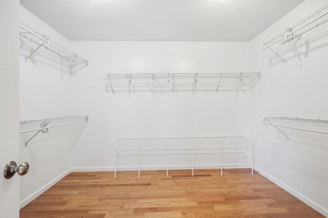 37 Wells St, Springfield, MA 01104