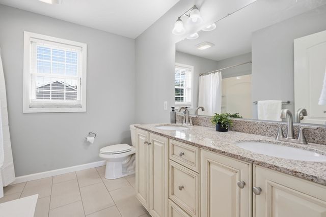 37 Wells St, Springfield, MA 01104