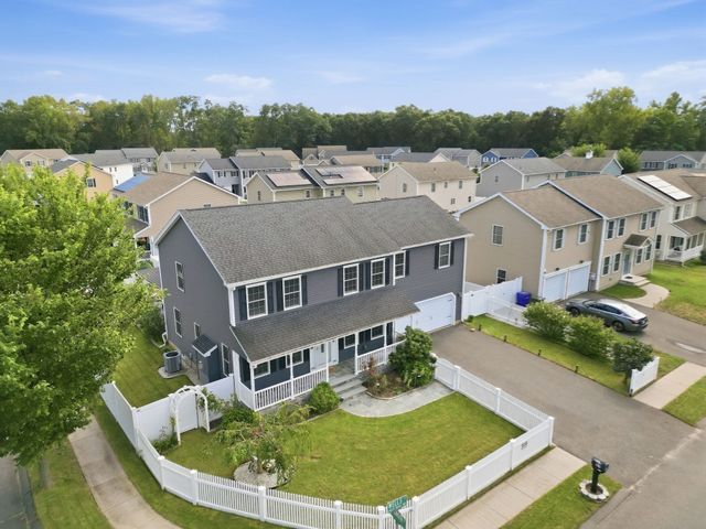 37 Wells St, Springfield, MA 01104