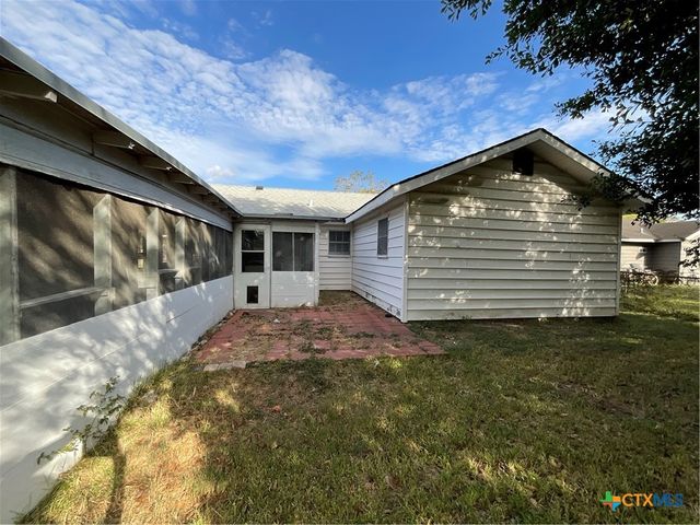 1309 La Valliere Street, Victoria, TX 77901