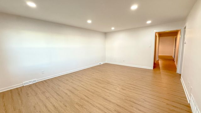 4830 Parrish Avenue, East Chicago, IN 46312