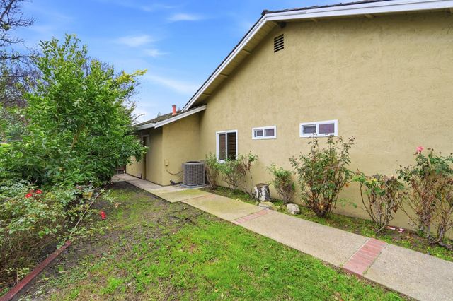 4135 Boulder Creek Cir, Stockton, CA 95219