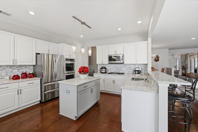 12304 Arlington Drive, Huntley, IL 60142