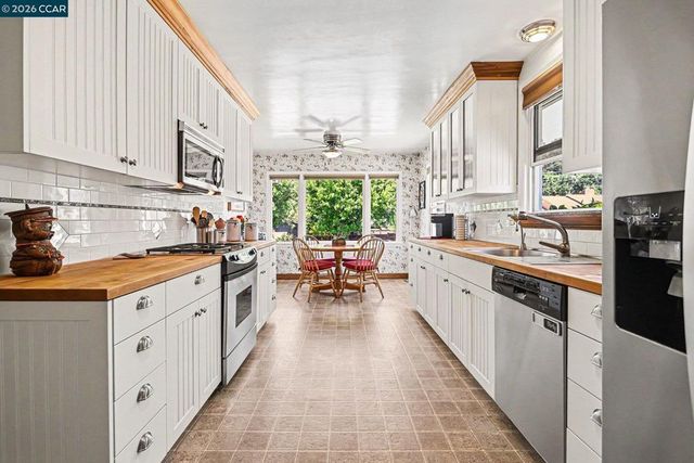 1940 Pine St, Martinez, CA 94553