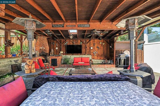 1940 Pine St, Martinez, CA 94553