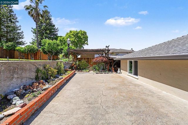1940 Pine St, Martinez, CA 94553