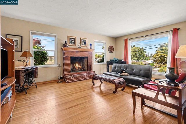 1940 Pine St, Martinez, CA 94553