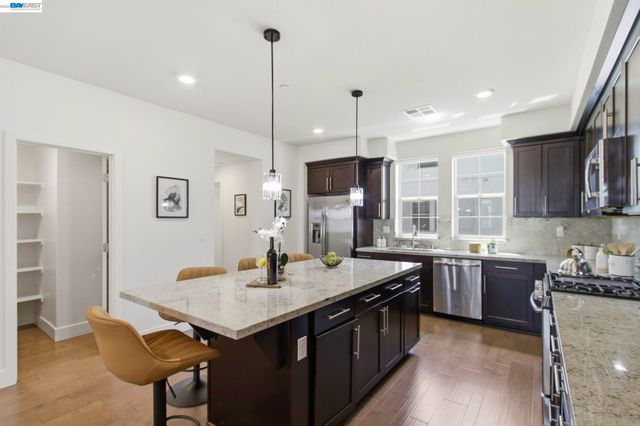 8544 Leeward Way, Newark, CA 94560
