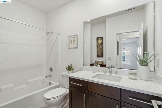 8544 Leeward Way, Newark, CA 94560