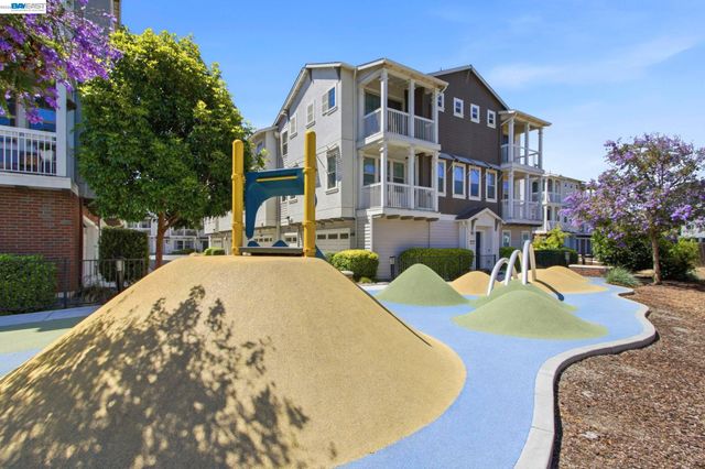8544 Leeward Way, Newark, CA 94560