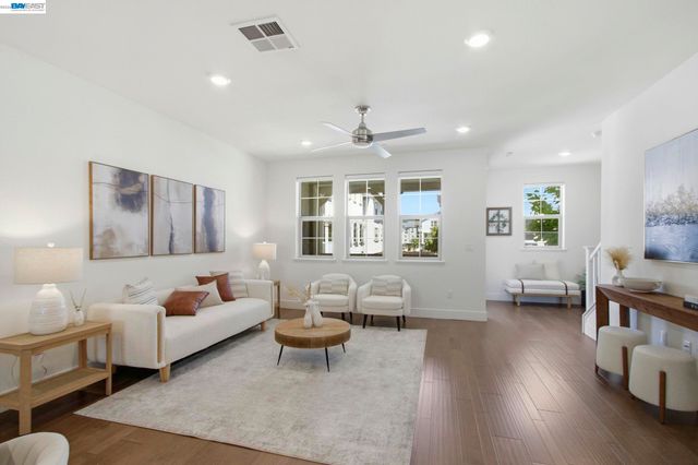 8544 Leeward Way, Newark, CA 94560