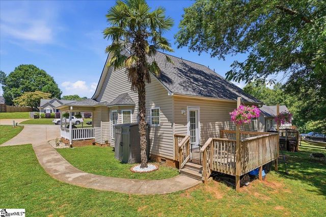 214 Cool Water Court, Boiling Springs, SC 29316