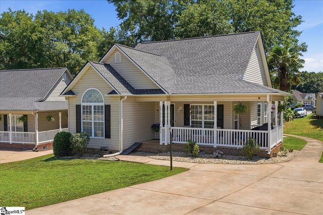 214 Cool Water Court, Boiling Springs, SC 29316