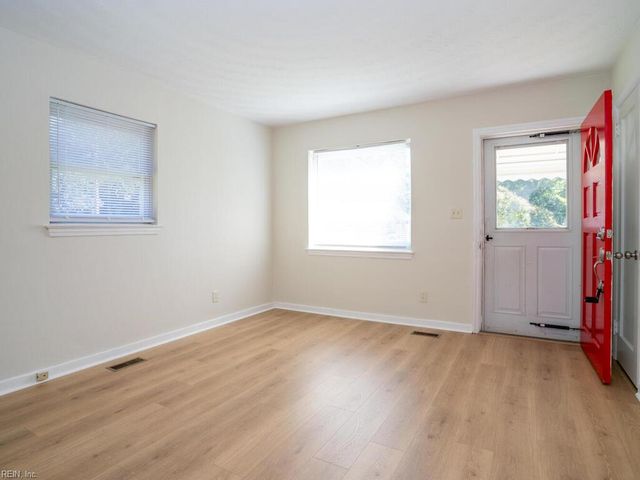 6449 Tappahannock DR, Norfolk, VA 23509