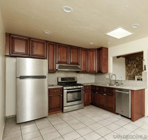 10866 Sandy Hook Rd, San Diego, CA 92126