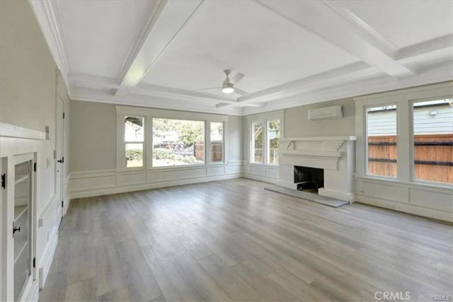 1048 E 5th Street, Long Beach, CA 90802