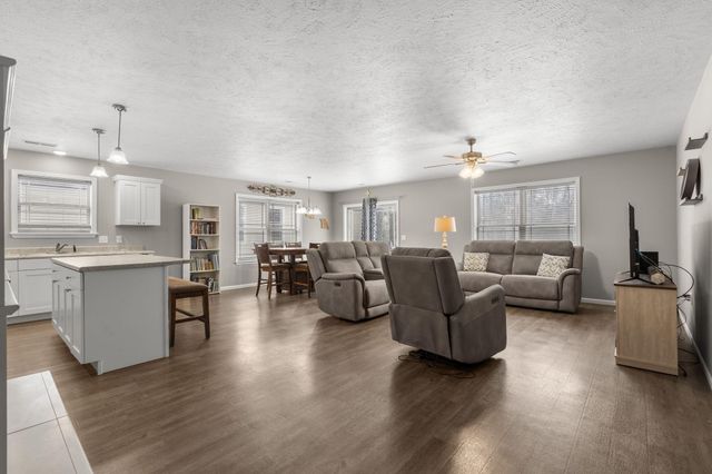 350 Cedar Glade Drive, Branson West, MO 65737