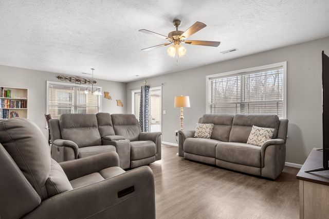 350 Cedar Glade Drive, Branson West, MO 65737