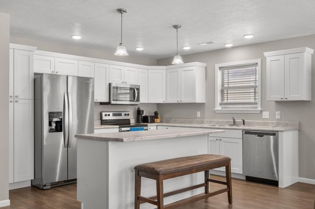 350 Cedar Glade Drive, Branson West, MO 65737