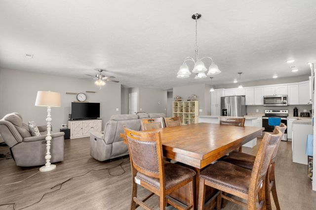 350 Cedar Glade Drive, Branson West, MO 65737